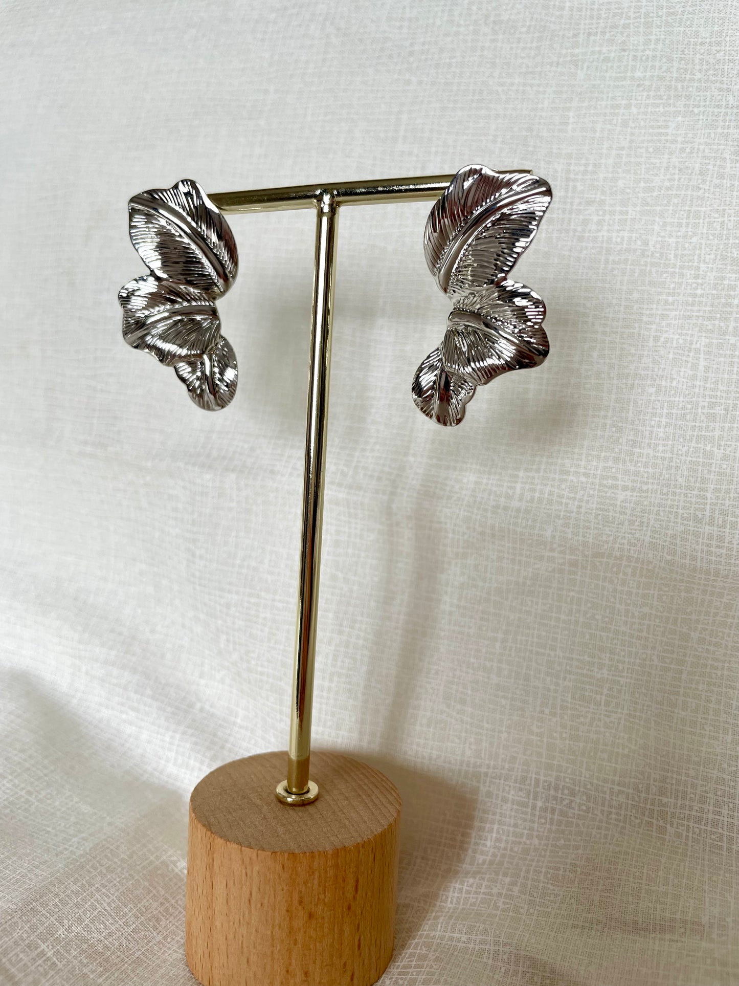 “Caoimhe” petal earrings