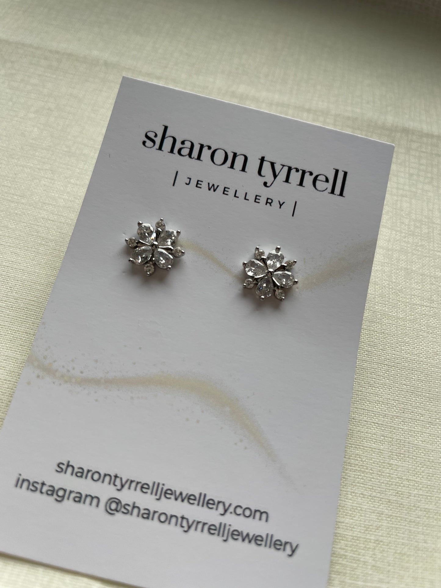“Bláthnaid” flower earrings