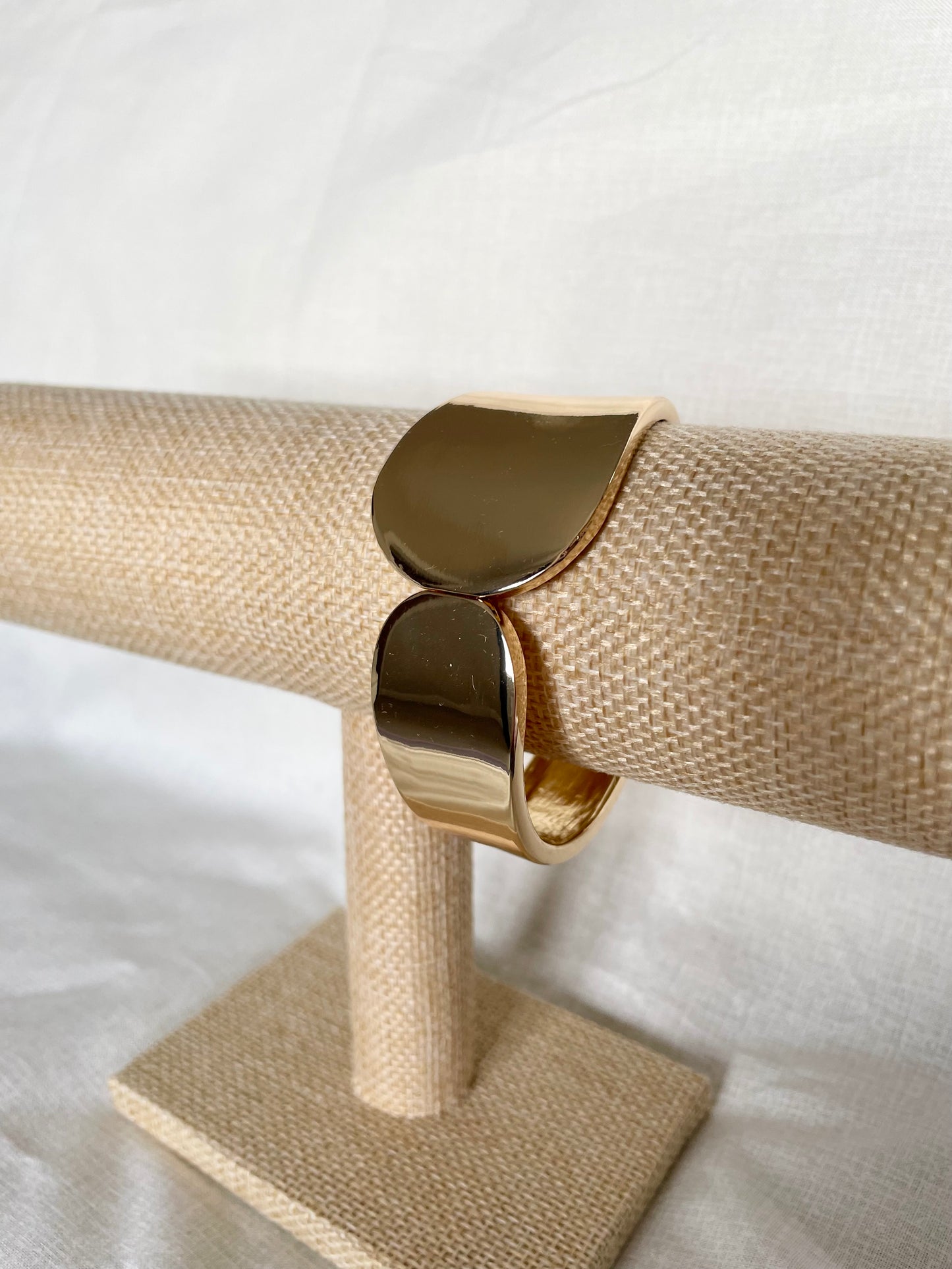 “Gráinne” Gold Bangle
