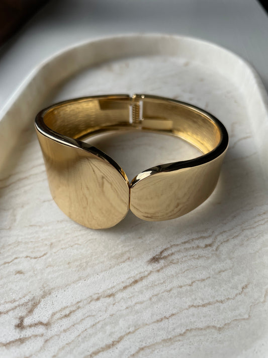 “Gráinne” Gold Bangle
