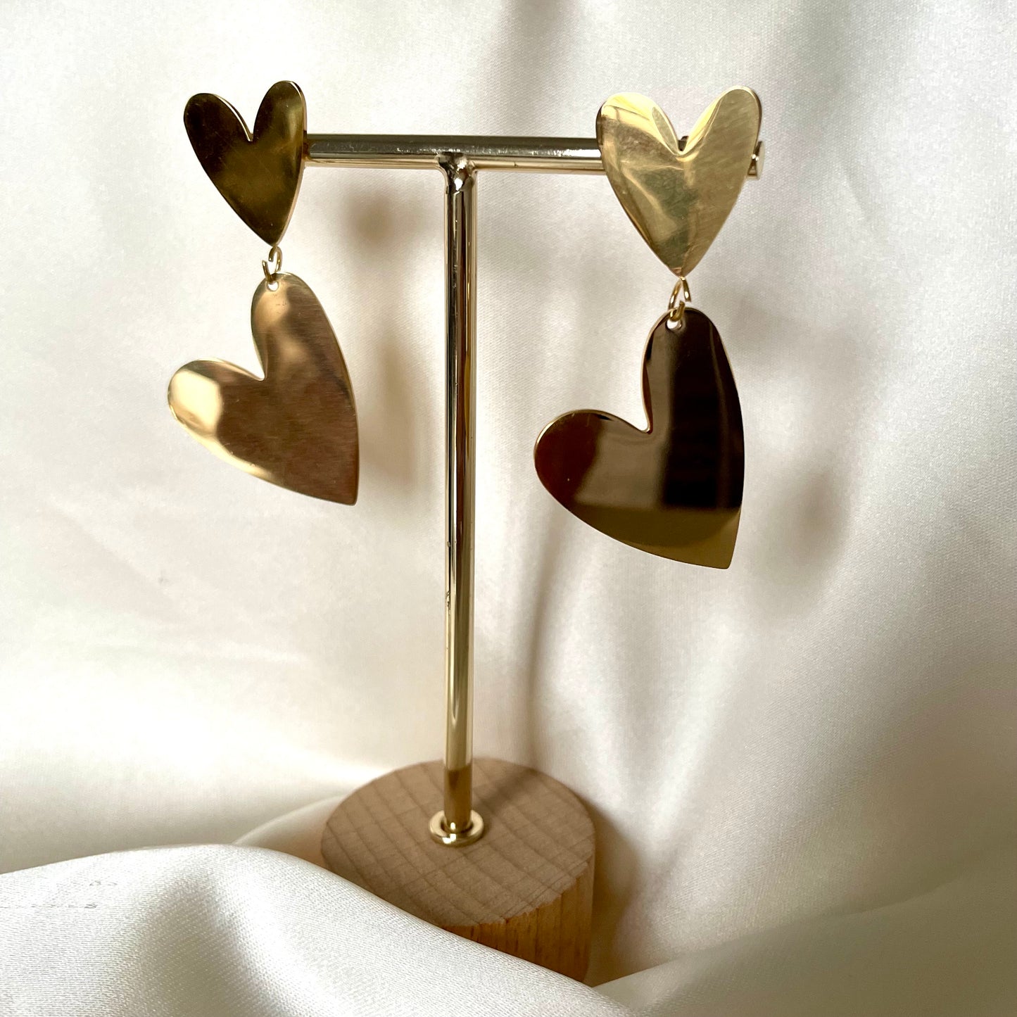 "Aoibhe" Gold Metal Heart Earrings