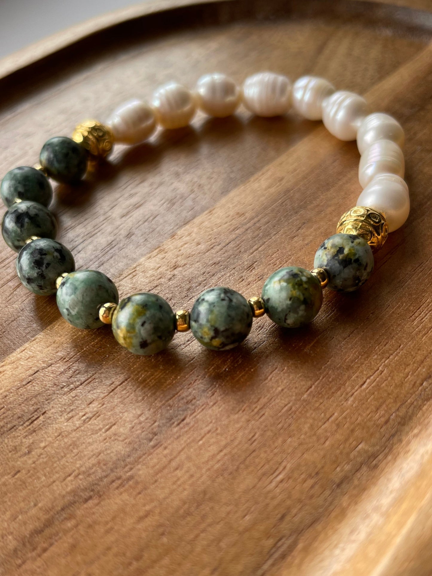 Moss Green Natural Stone & Freshwater Pearl Bracelet
